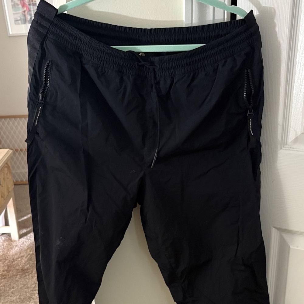 Athleta Women’s Black Parachute Joggers